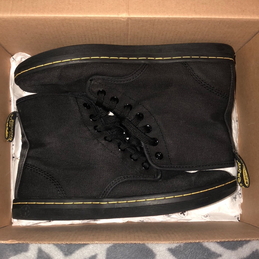 Women’s Dr Martens Black Shoreditch Canvas Boots